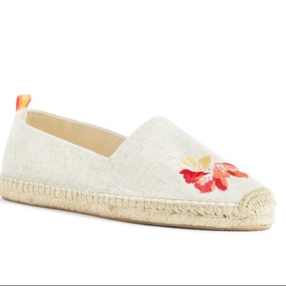 🆕  Vera Bradley Espadrilles in Dune - Picture 1 of 3